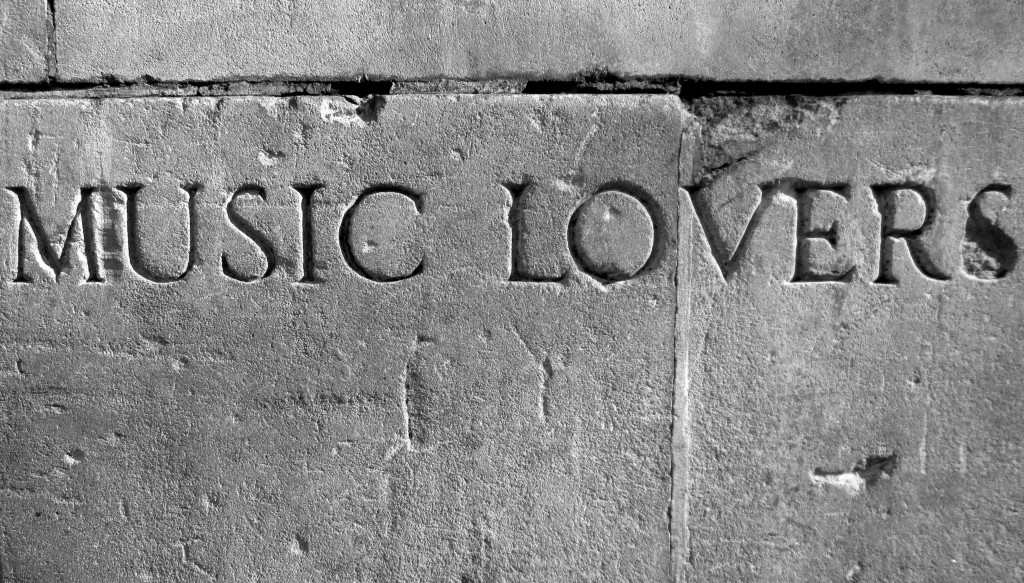 Locked Groove 013